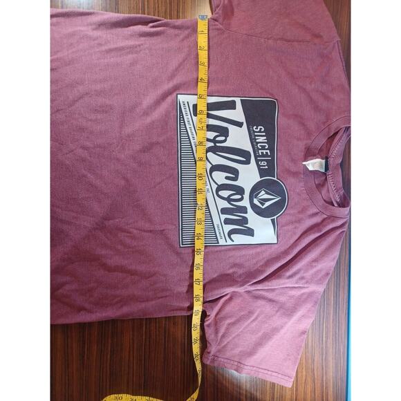 VOLCOM Shirt Mens Vintage Style Logo Graphic Size Medium Burgundy - Picture 4 of 6